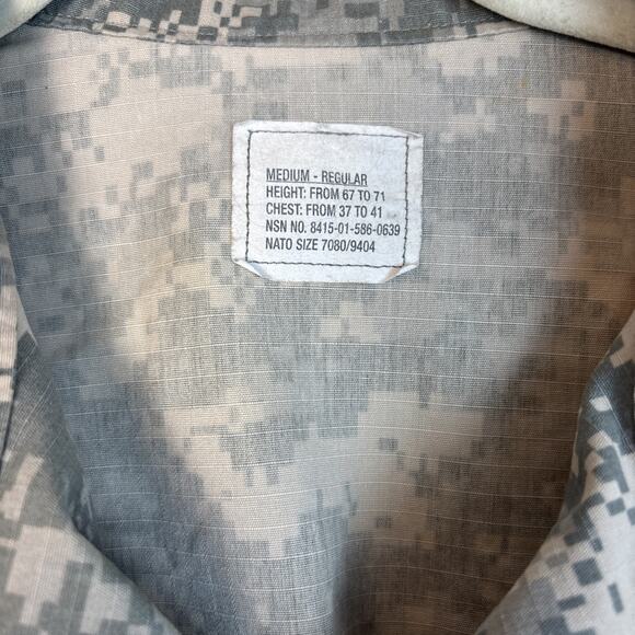 US Army Digital Camo ACU Jacket Medium Regular Coat Army Combat Uniform - Picture 2 of 8